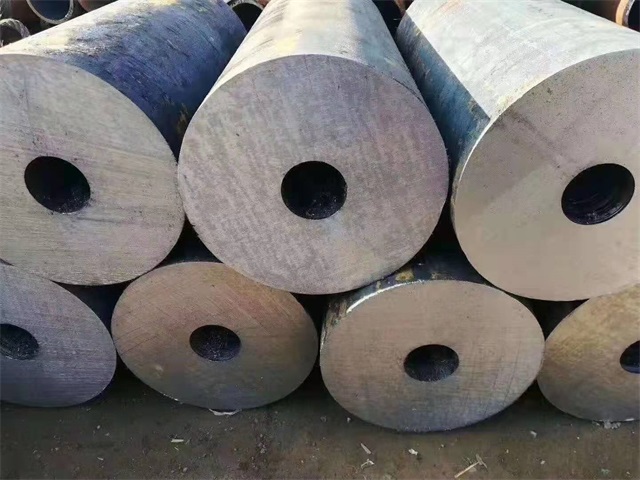 东方厚壁热轧无缝钢管